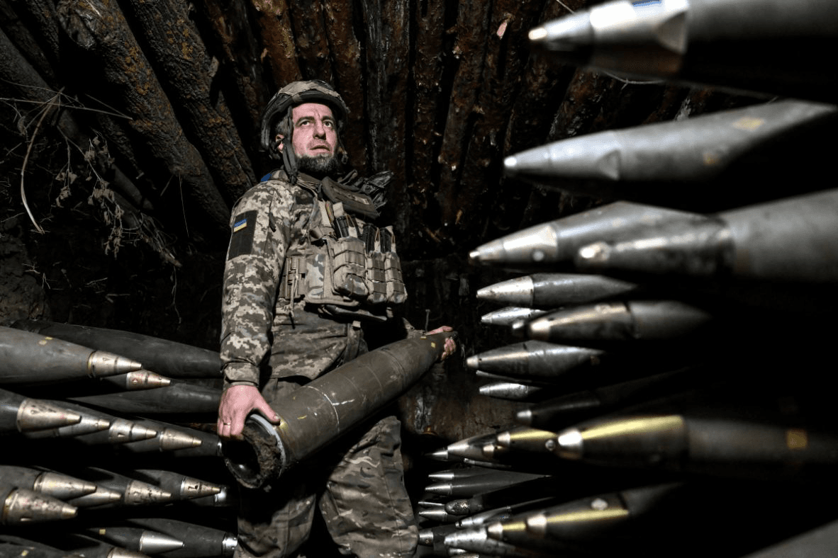 Estonia's defence minister resigns over failed €70m shell deal