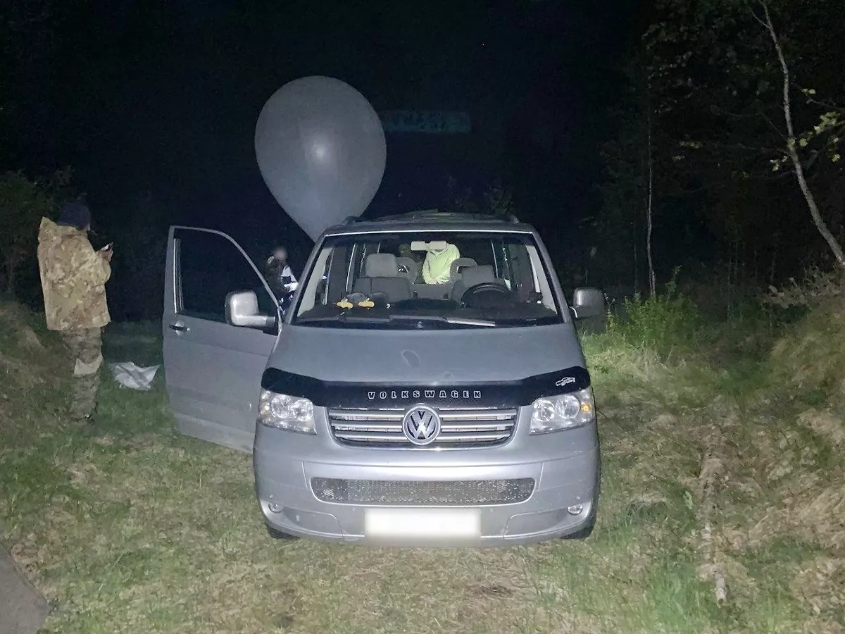 Volkswagen Transporter van and inflated weather balloon at the interception site in Kaliningrad oblast, 27 July 2026